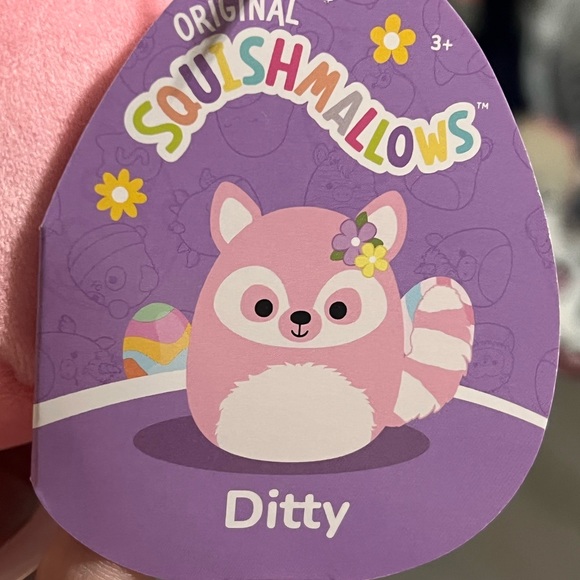 Ditty the lemur 5โ Easter squishmallow pink with flowers - Picture 4 of 6